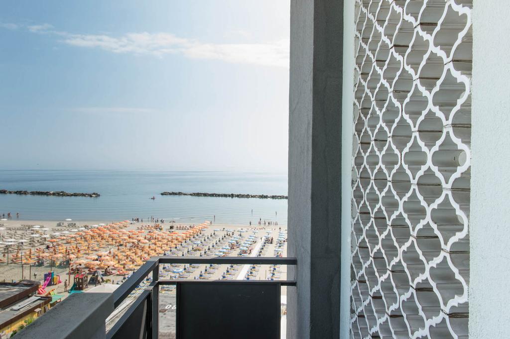 Hotel Levante Sul Mare Lido Di Savio Exterior foto